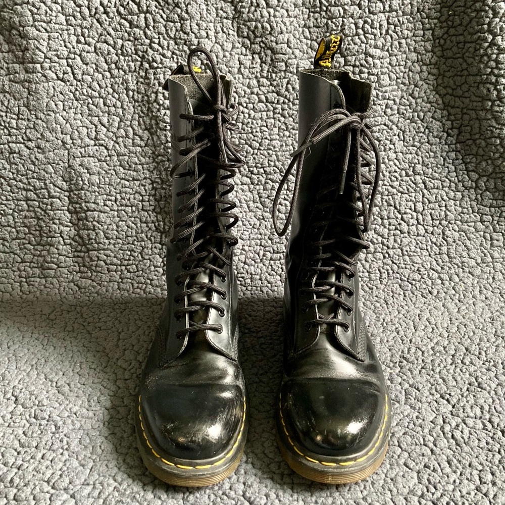 Dr Martens 1914 boots 14-eye lace up vintage
